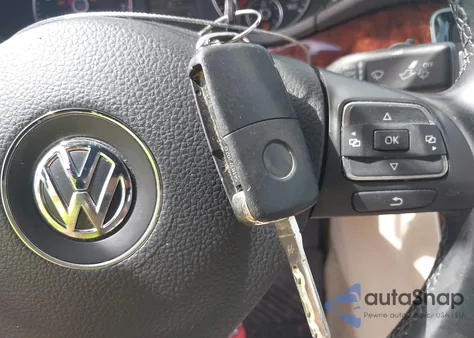 2013 Volkswagen Passat 2.5L Sel Premium z USA, uszkodzony, nr VIN 1VWCH7A36DC081675